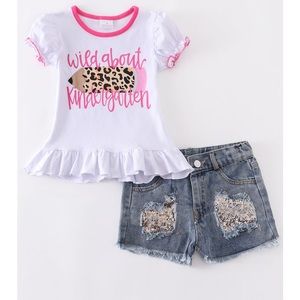 NWT- girls size (4T). Back to school leopard 🐆 pencil ✏️ denim short set